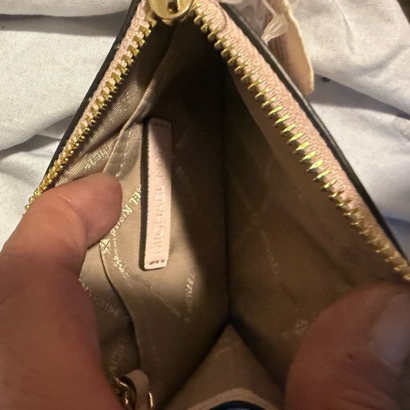 Michael Kors jet set with card holder pink and ivory Tan cross body - Picture 13 of 16